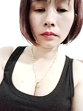 Snapshot of Swan-white123 chatting on 18, 12, 2025 Swan-white123 online show from 18, 12, 2025