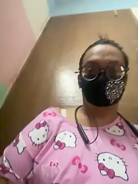 Snapshot of Saguphtah_Chattergy_22 chatting on 18, 11, 2025 Saguphtah Chattergy 22 online show from 18, 11, 2025