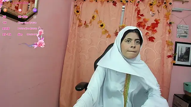 NaylaAbadi online show from 22, 11, 2025