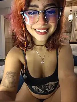 Snapshot of Sarah_Lark- chatting on 10, 6, 2026 Sarah Lark- online show from 10, 6, 2026