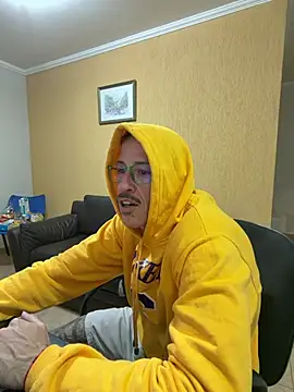 Snapshot of Lucasjandre chatting on 5, 8, 2026 Lucasjandre online show from 5, 8, 2026