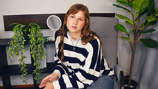 Snapshot of YeeVella chatting on 11, 11, 2025 YeeVella online show from 11, 11, 2025