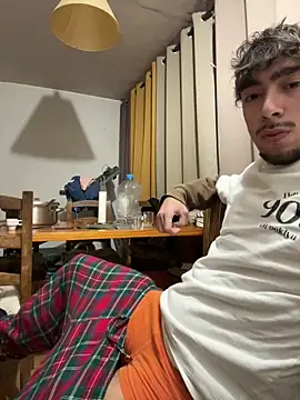 Snapshot of Thisispikachu chatting on 14, 1, 2026 Thisispikachu online show from 14, 1, 2026