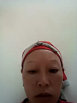 girl-hot2x online show from 18, 11, 2025