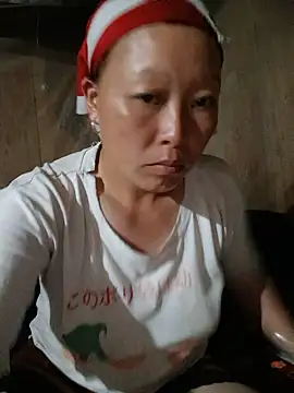 Snapshot of girl-hot2x chatting on 15, 5, 2026 girl-hot2x online show from 15, 5, 2026