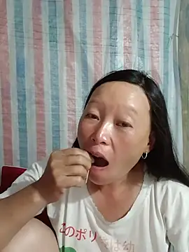 Snapshot of girl-hot2x chatting on 20, 5, 2026 girl-hot2x online show from 20, 5, 2026