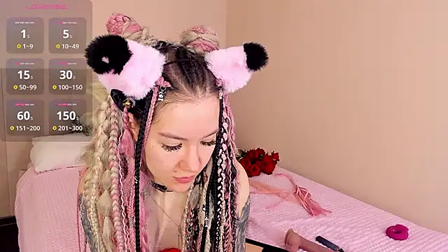 Lina Moony online show from 3, 12, 2025