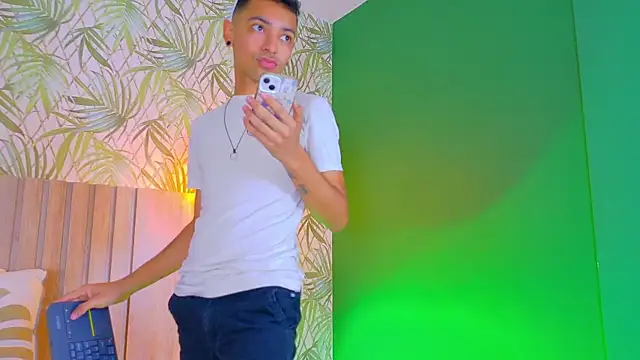 Snapshot of Imtavo chatting on 19, 11, 2025 Imtavo online show from 19, 11, 2025