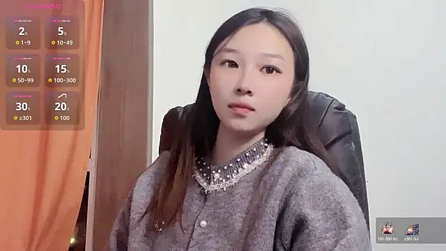 Snapshot of Minnie-baby chatting on 11, 11, 2025 Minnie-baby online show from 11, 11, 2025