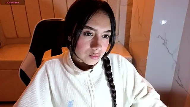 Juliana Tx online show from 21, 11, 2025