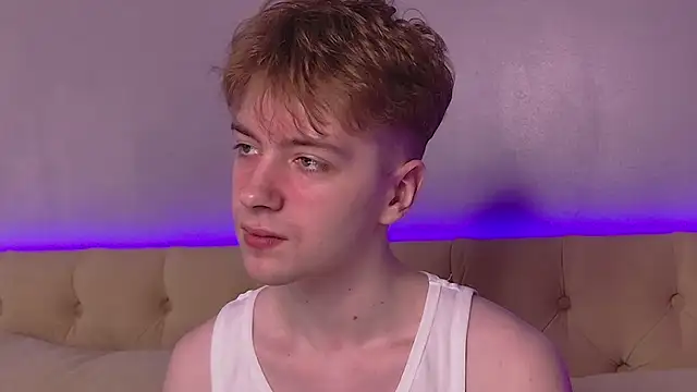 Snapshot of Paul_Holt chatting on 16, 11, 2025 Paul Holt online show from 16, 11, 2025