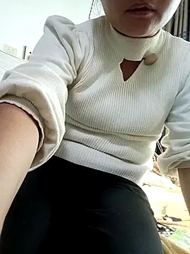 Nuomi6 online show from 20, 11, 2025