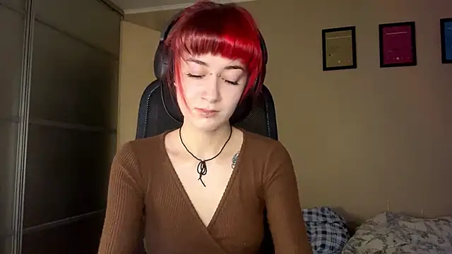 EmilySkyline online show from 18, 12, 2025