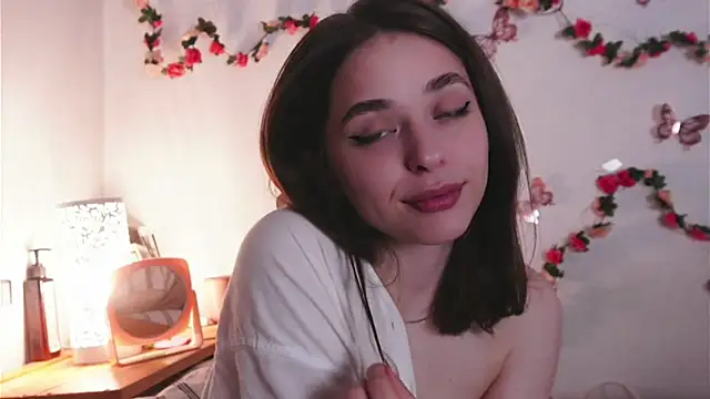 yoyogirlx online show from 24, 4, 2026