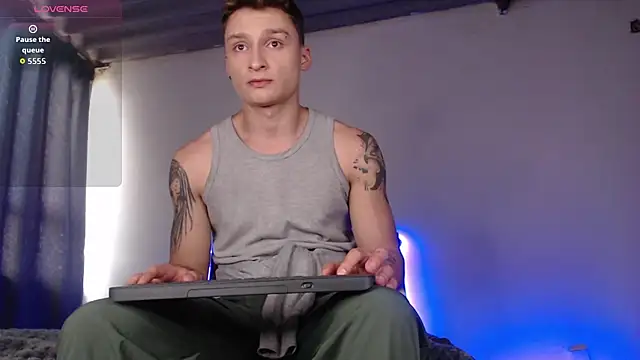 ArthurPhoenixx online show from 2, 12, 2025