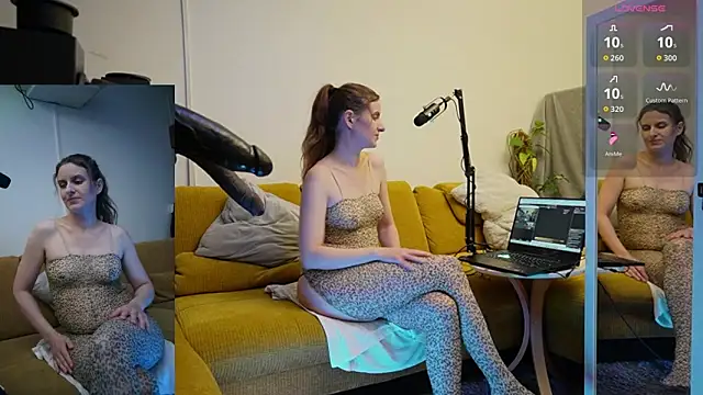 Snapshot of SUZANNEXXXXXX chatting on 1, 3, 2026 SUZANNEXXXXXX online show from 1, 3, 2026