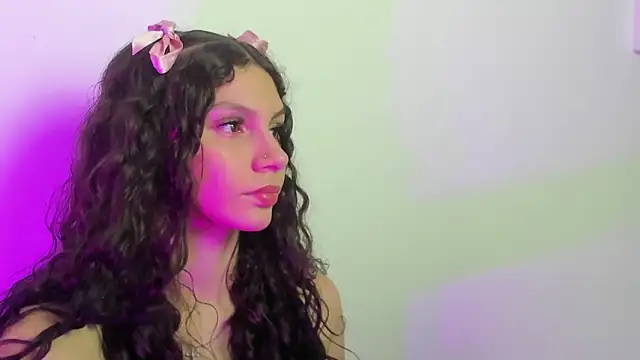 cloee20  online show from 19, 12, 2025