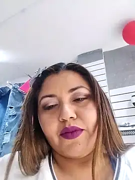 Snapshot of la_beba20 chatting on 27, 11, 2025 la beba20 online show from 27, 11, 2025