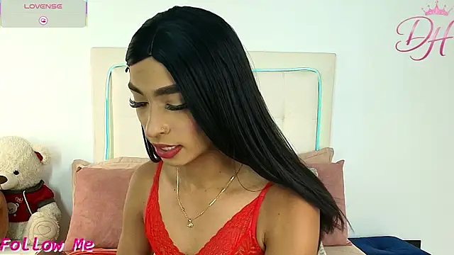 Snapshot of Daphne_Hills chatting on 9, 7, 2026 Daphne Hills online show from 9, 7, 2026