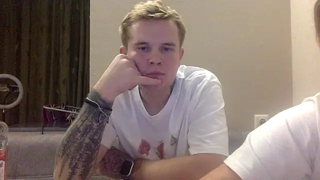 Snapshot of JordanLevi1999 chatting on 12, 11, 2025 JordanLevi1999 online show from 12, 11, 2025