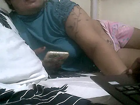 loriepinay46 online show from 17, 11, 2025