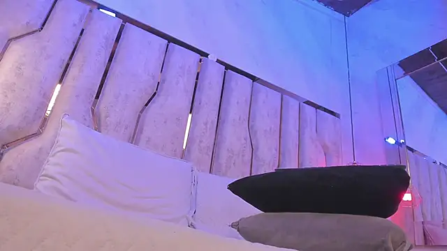 Caroline palmerr online show from 4, 2, 2026