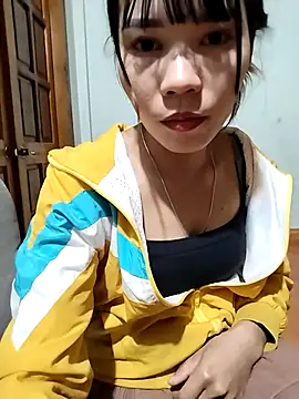 Snapshot of gugu0022 chatting on 26, 11, 2025 gugu0022 online show from 26, 11, 2025