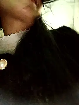 Snapshot of gugu0022 chatting on 15, 12, 2025 gugu0022 online show from 15, 12, 2025