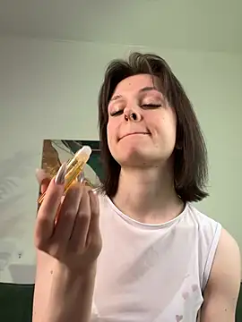 Shy Vivi online show from 9, 1, 2026