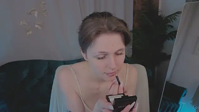 Snapshot of Shy_Vivi chatting on 15, 4, 2026 Shy Vivi online show from 15, 4, 2026