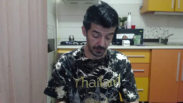 Snapshot of Dale_E chatting on 18, 12, 2025 Dale E online show from 18, 12, 2025