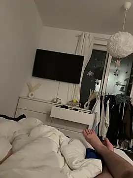 Snapshot of latina_w19 chatting on 13, 12, 2025 latina w19 online show from 13, 12, 2025