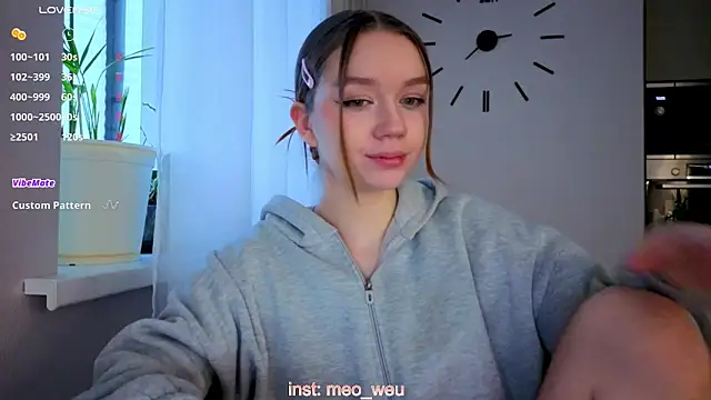 Snapshot of me_liss chatting on 15, 11, 2025 me liss online show from 15, 11, 2025