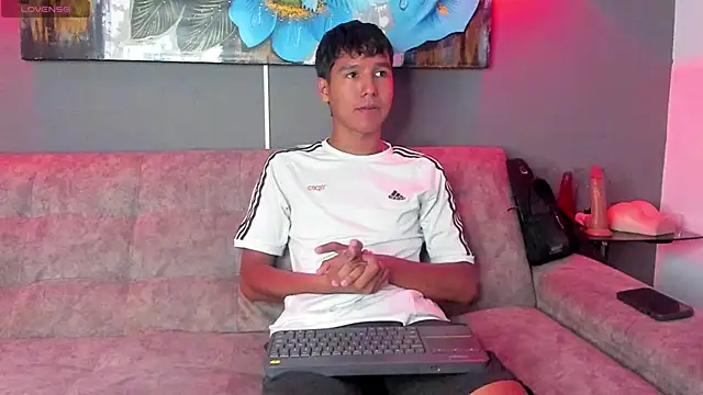 Snapshot of Carl-Milton chatting on 13, 11, 2025 Carl-Milton online show from 13, 11, 2025