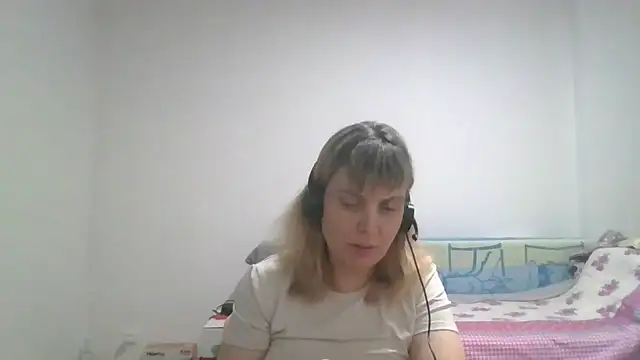 Snapshot of CherieAdair chatting on 15, 11, 2025 CherieAdair online show from 15, 11, 2025