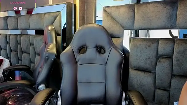 IssaJones  online show from 26, 3, 2026