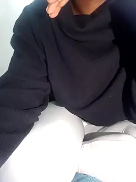 Snapshot of mirna96 chatting on 13, 12, 2025 mirna96 online show from 13, 12, 2025