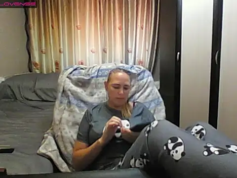 Snapshot of JenniDeep chatting on 18, 6, 2026 JenniDeep online show from 18, 6, 2026