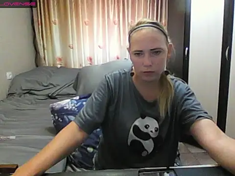 Snapshot of JenniDeep chatting on 5, 7, 2026 JenniDeep online show from 5, 7, 2026