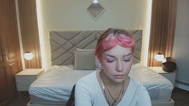 Laracooper  online show from 21, 2, 2026