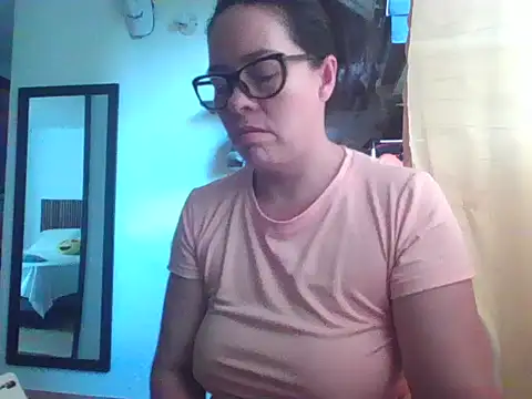 Snapshot of caroline_47 chatting on 30, 4, 2026 caroline 47 online show from 30, 4, 2026
