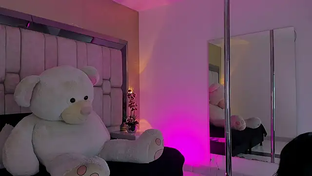 SnakeMuse online show from 29, 11, 2025