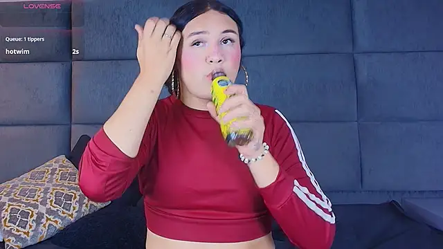 Snapshot of Tefanny_hot chatting on 15, 1, 2026 Tefanny hot online show from 15, 1, 2026