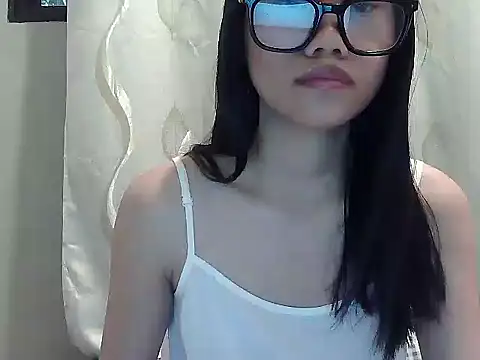 Snapshot of VelvetCharm_pinay chatting on 13, 12, 2025 VelvetCharm pinay online show from 13, 12, 2025