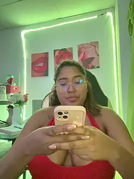 Snapshot of morena-2025 chatting on 28, 5, 2026 morena-2025 online show from 28, 5, 2026
