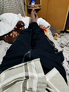 Snapshot of hot_dev_18 chatting on 13, 11, 2025 hot dev 18 online show from 13, 11, 2025