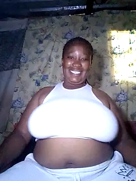 Snapshot of MissMoyo chatting on 18, 11, 2025 MissMoyo online show from 18, 11, 2025