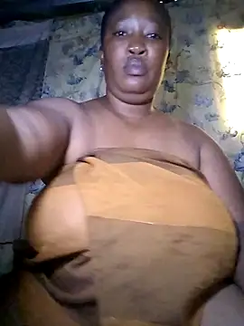 Snapshot of MissMoyo chatting on 20, 11, 2025 MissMoyo online show from 20, 11, 2025