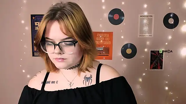 Snapshot of lika_pop chatting on 16, 11, 2025 lika pop online show from 16, 11, 2025