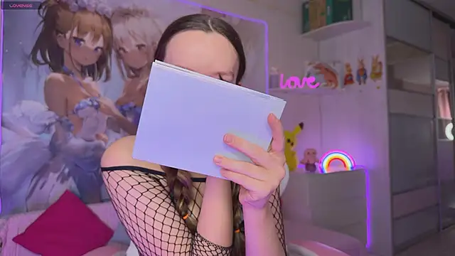 Snapshot of CheekySashaCharm chatting on 5, 2, 2026 CheekySashaCharm online show from 5, 2, 2026